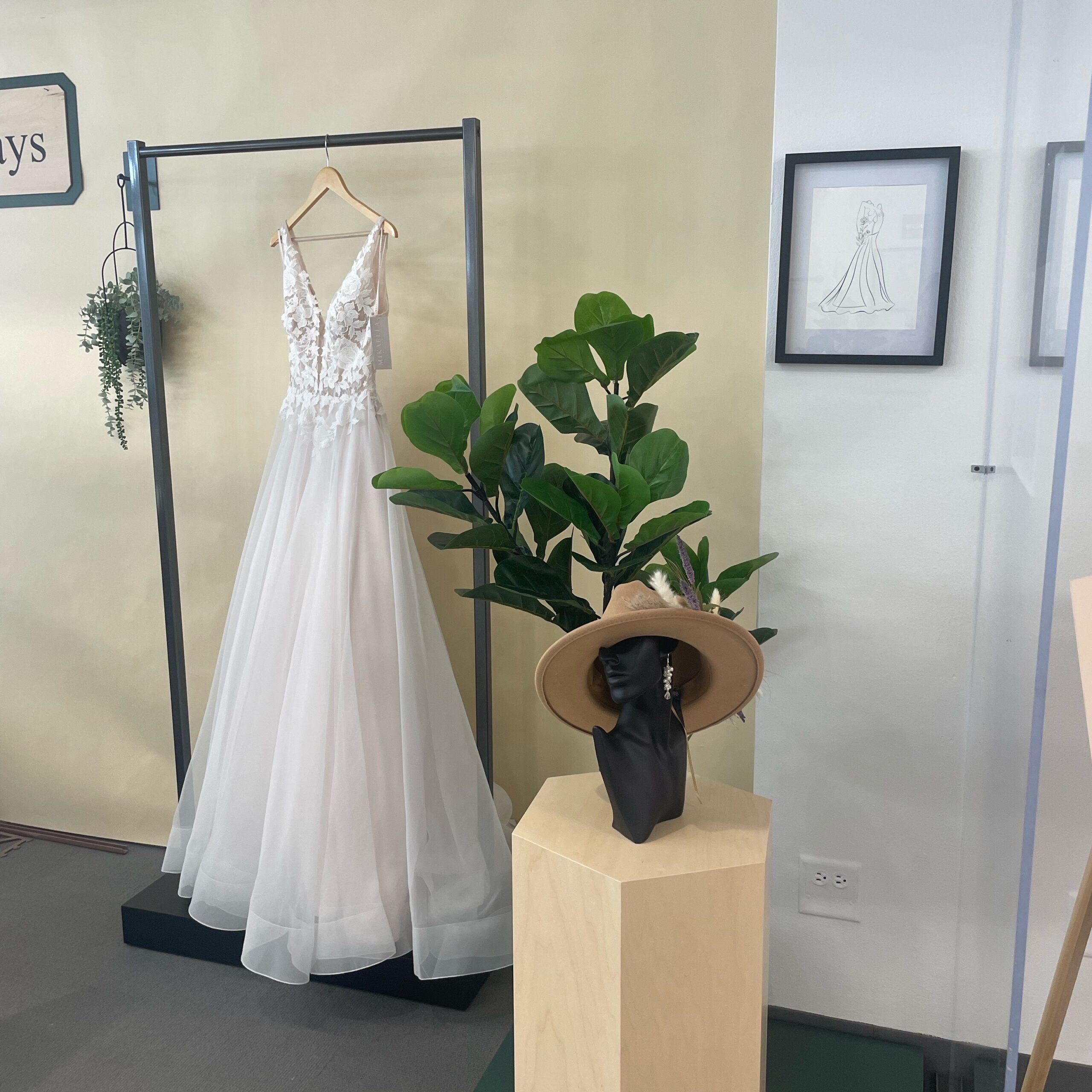 Single Platform Free Standing Dress Rack - Image 5