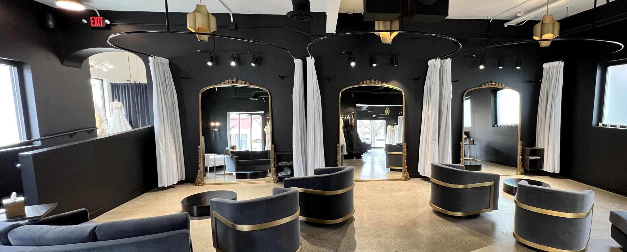 Curved Fitting Rooms - Image 6